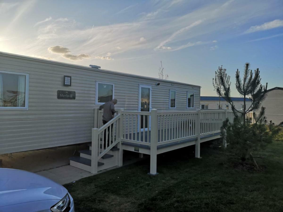 Tattershall Lakes 2020 8 Berth Caravan With Hot Tub Villa Luaran gambar