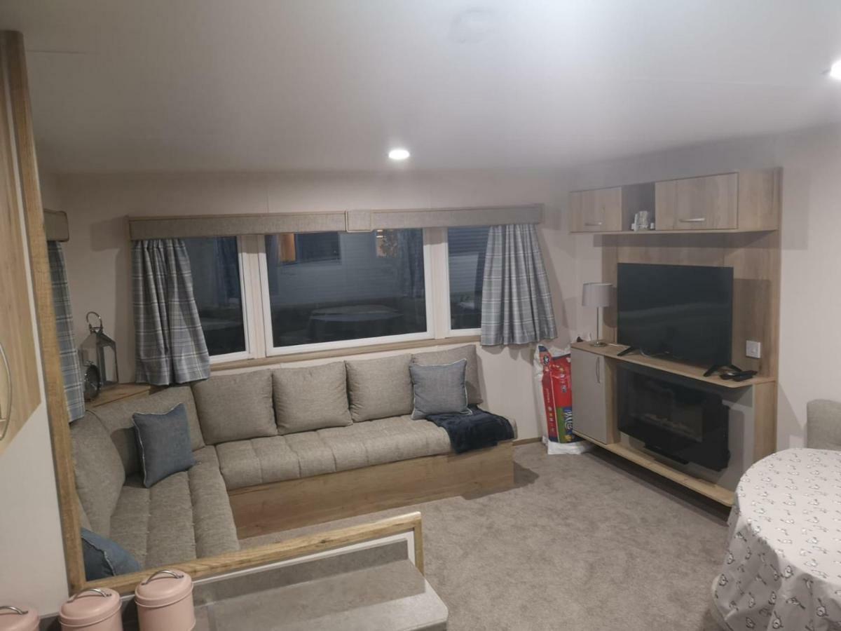 Tattershall Lakes 2020 8 Berth Caravan With Hot Tub Villa Luaran gambar